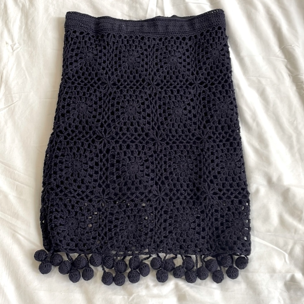 Honey Punch crochet skirt in Navy. Size S women.